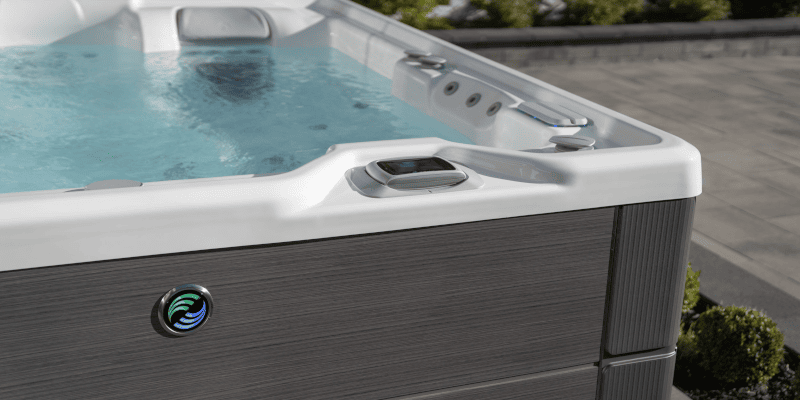 hot-spring-highlife-aria-alpinewhite-charcoal-closeup-cspot (1)
