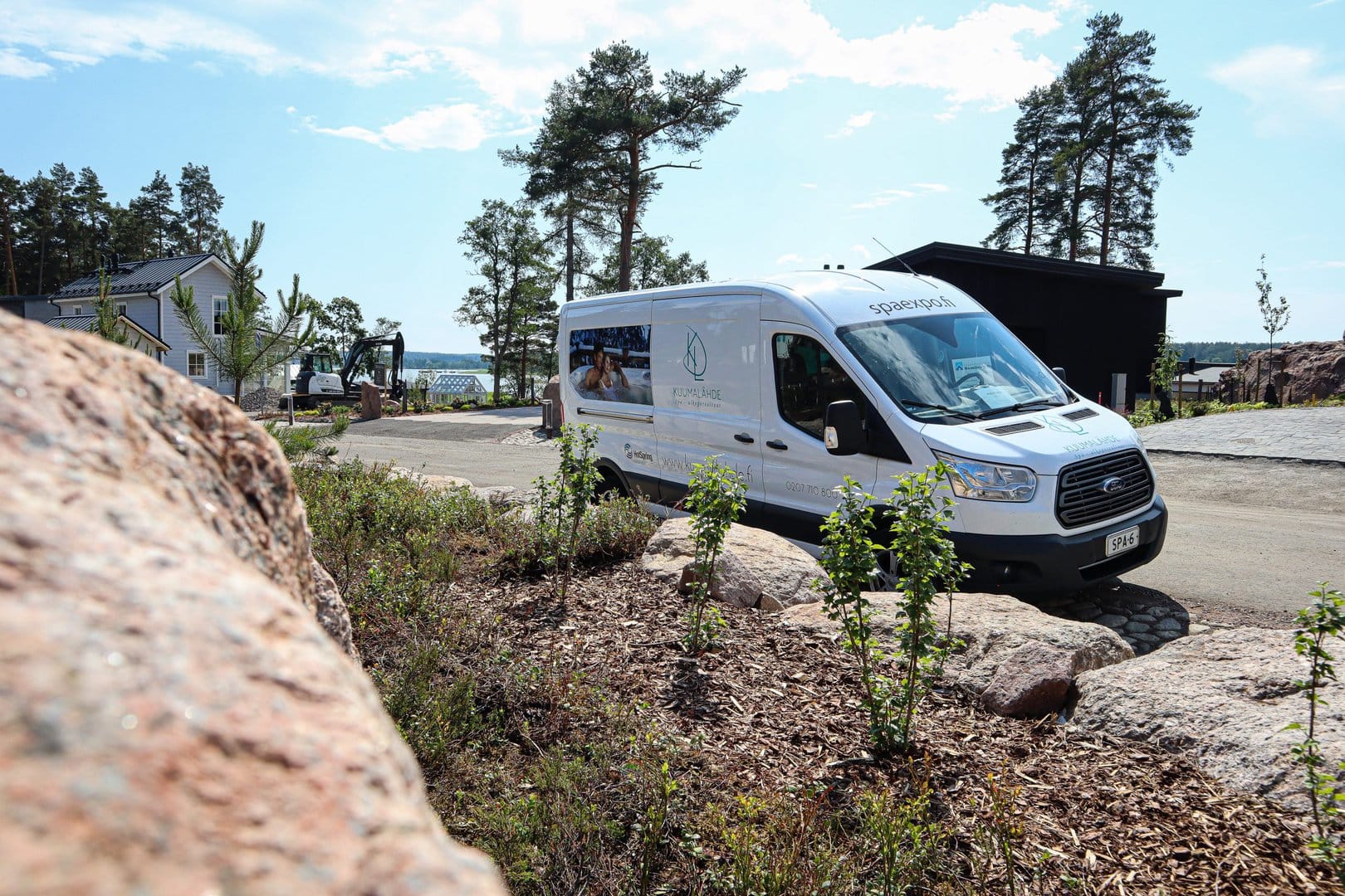 kuumalähde-huoltoauto-ulkoporealtaan-huolto kuumalähde-huoltoauto-ulkoporealtaan-huolto