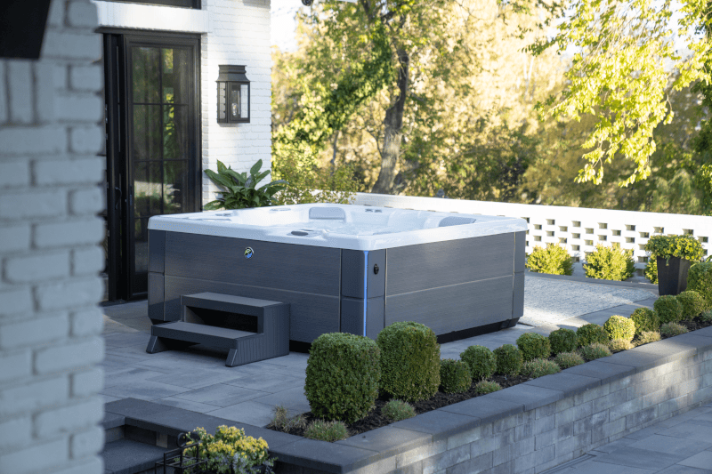 ulkoporeallas-HotSpring-Highlife-Aria-AlpineWhite-Charcoal ulkoporeallas-HotSpring-Highlife-Aria-AlpineWhite-Charcoal-kotipihalla