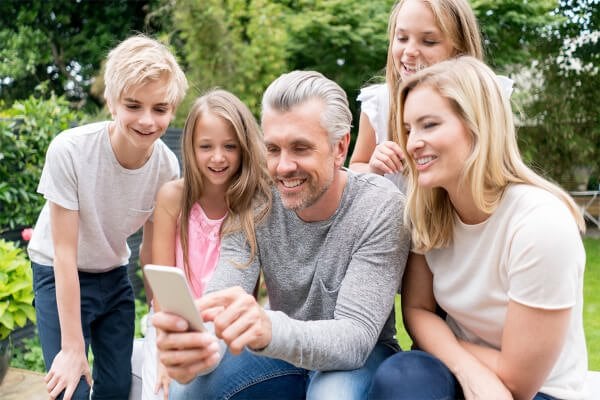 hot-spring-ar-app-family-lifrstyle-mobile-1